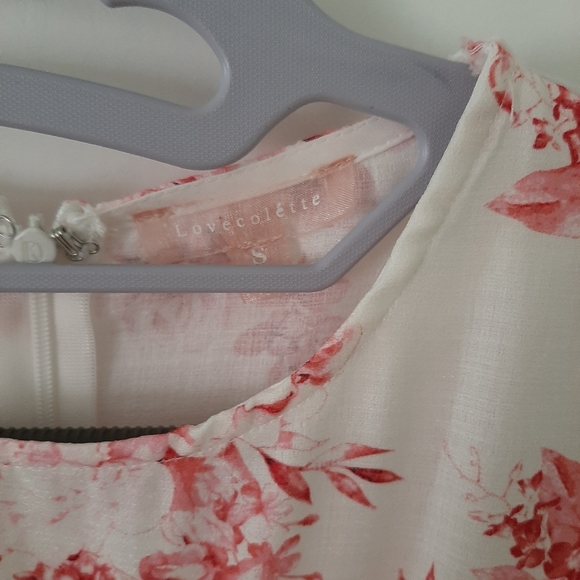 Floral Short Sleeve Dress with Tie Waist - Picture 3 of 4